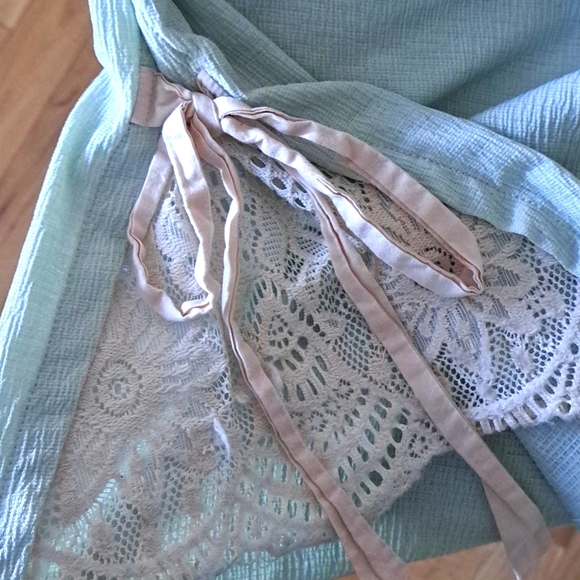 Lauren Conrad Top | L/XL - Picture 3 of 3